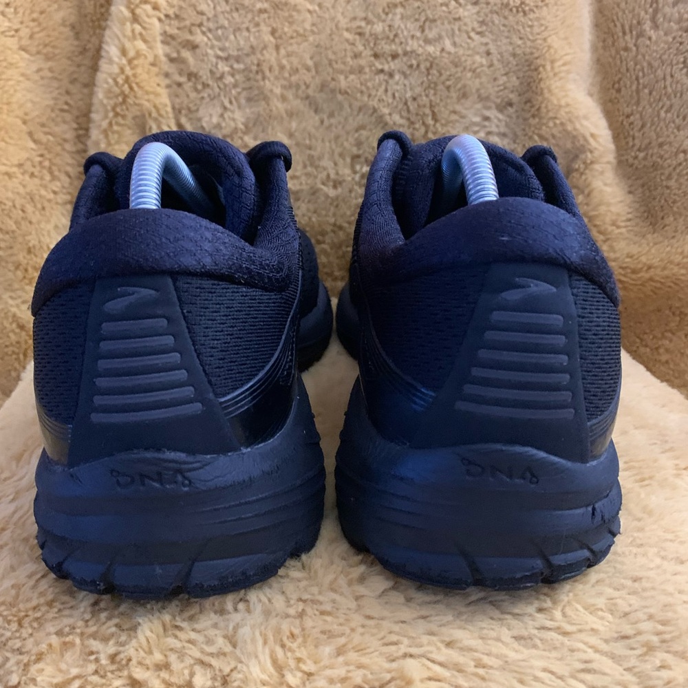 ❌SOLD❌Brooks Adrenaline GTS 18 Triple Black Running Shoes Women’s Size 10.5 Wide - Picture 2 of 10